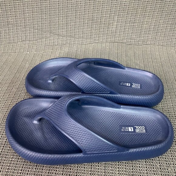 32 Degrees Cool Unisex Size Large Mens 7-8 & Womens 9-10 Navy Blue Flip Flops - Picture 1 of 6